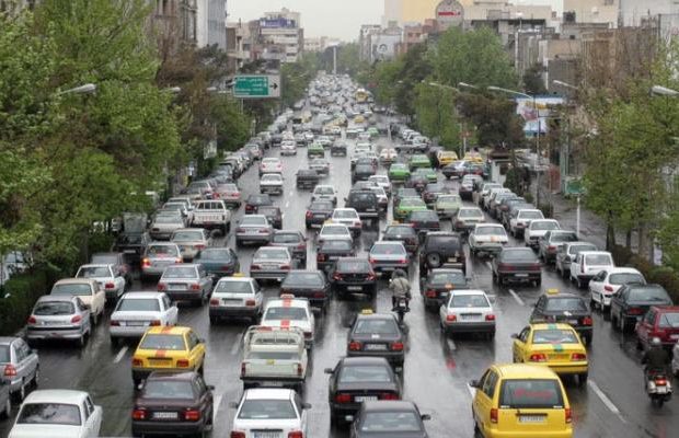 خیابان‌های قم در تسخیر خودروهای تک سرنشین
