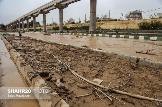 نصب سامانه هشدار سیل در بلوار شهید سلیمانی