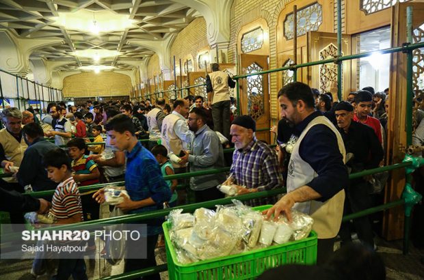 توزیع ۴۰ هزار پرس غذای گرم به مناسبت عید غدیر در حرم حضرت معصومه(س)