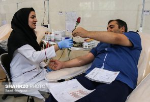 تصاویر اهدای خون خبرنگاران قم در روز ملی اهدای خون