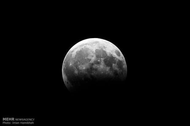 ماه گرفتگی جزئی بامداد چهارشنبه در قم قابل مشاهده است
