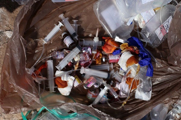 انتقال زباله‌های عفونی بیمارستان‌های کامکار و فرقانی با ناوگان ویژه