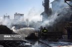 جزئیات آتش‌سوزی یک واحد صنعتی در قم+ تصاویر