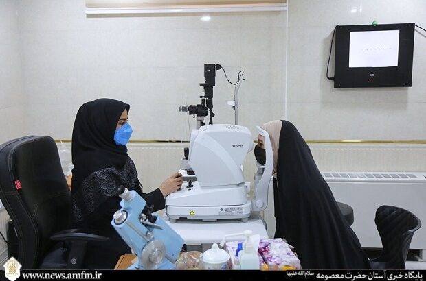 ویزیت رایگان بیماران در درمانگاه حضرت معصومه(س) +تصاویر