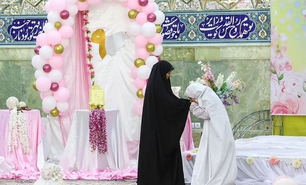 جشن تکلیف ۴۵۰ دختر نومکلف در حرم حضرت معصومه(س) برگزار شد +تصاویر