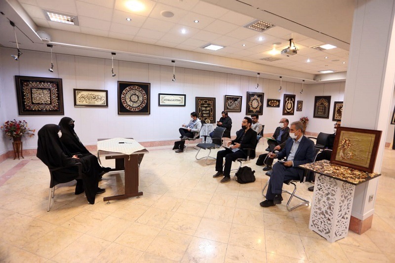نشست خبری نمایشگاه تابلو فرش و معرق طهورا در نگارستان اشراق قم (1)