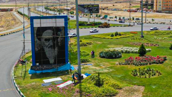 نصب المان جدید تمثال امام خمینی در میدان مرجعیت قم