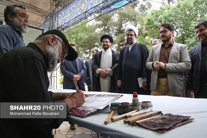 تصاویر افتتاح نمایشگاه قرآن بر آستان بهشت در قم