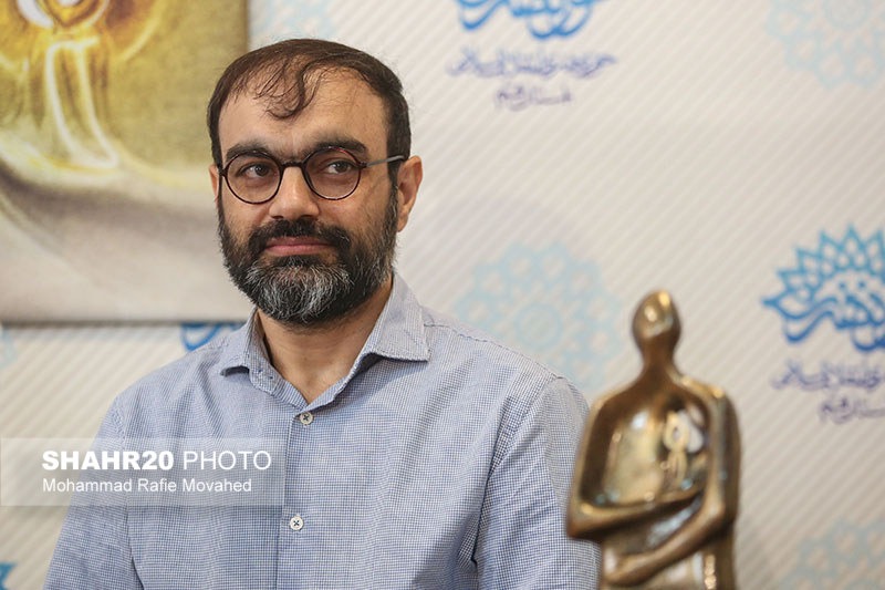 تصاویر نشست خبری رئیس حوزه هنری قم به مناسبت هفته هنر انقلاب اسلامی