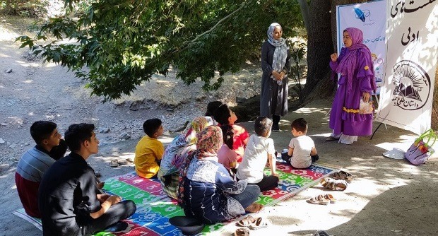 برگزاری کارگاه کتابخوانی در روستای سنجگان قم