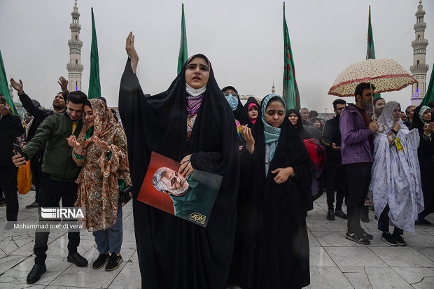 تصاویری از حضور زائران مسجد جمکران در روز نیمه‌ شعبان