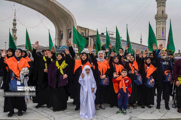 تصاویری از حضور زائران مسجد جمکران در روز نیمه‌ شعبان