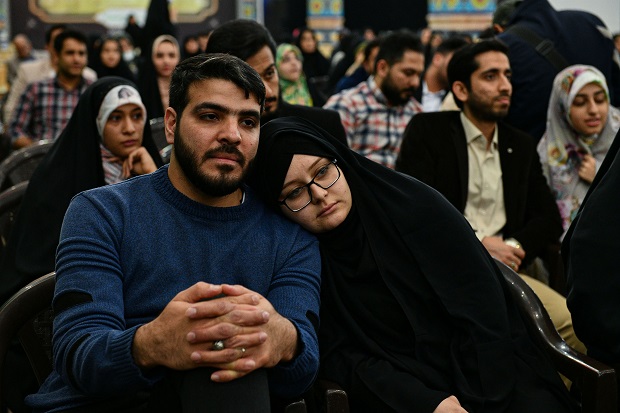 پیوند فیروزه‌ای ۱۵۰ زوج جوان در مسجد مقدس جمکران +تصاویر