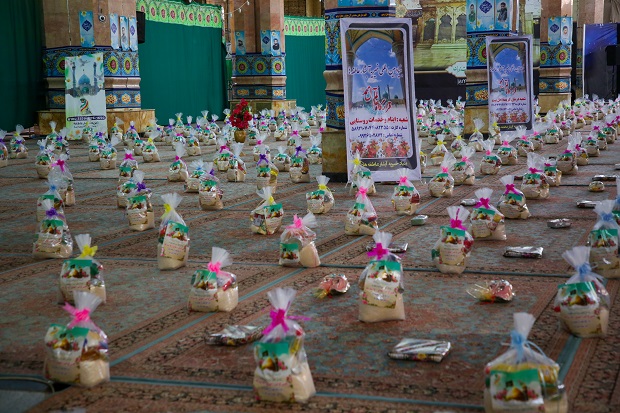 برگزاری رزمایش کرامت با اهدای ۱۵۰۰ سبد کالا در مسجد مقدس جمکران 
