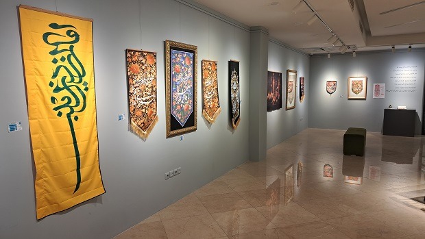 برپایی نمایشگاه «آرایه‌های هنری در پرچم و کتیبه» در قم