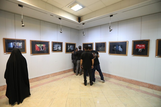 نمایشگاه «خیمه‌های سوخته» در قم گشایش یافت