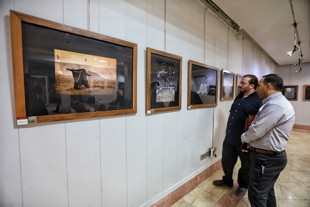 نمایشگاه «خیمه‌های سوخته» در قم گشایش یافت