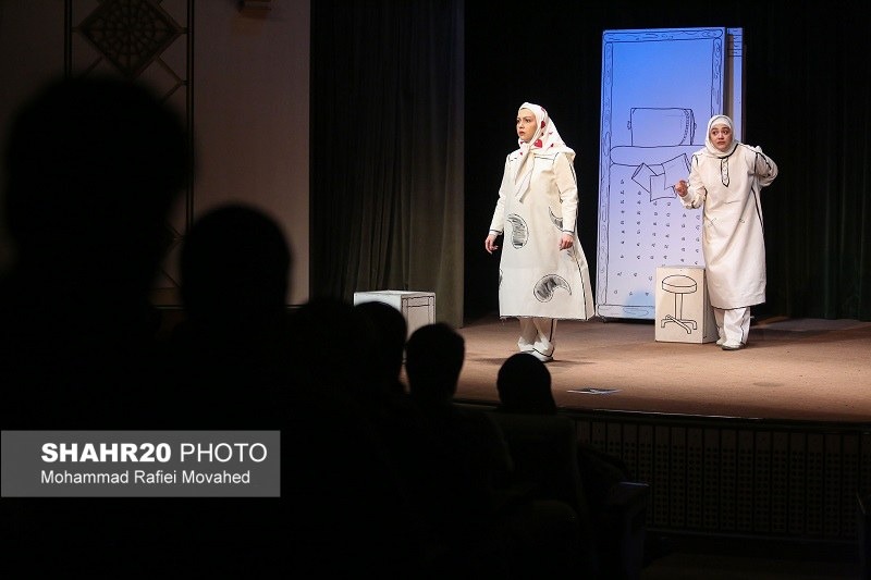 تصاویر/ دومین شب جشنواره استانی تئاتر قم قمی‌ها به تماشای «آقای مجنون، خانم لیلی» نشستند