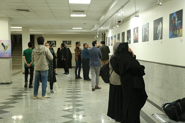 برپایی نمایشگاه عکس تئاتر قم در تالار فرهنگ و هنر +تصاویر