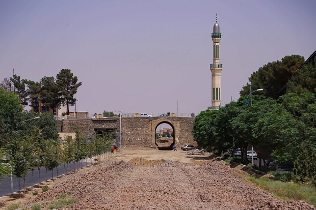 آغاز بهسازی مسیر ریل متروکه در قم