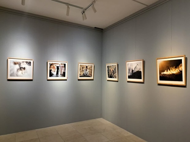 برپایی نمایشگاه عکس «به سیاهی زغال، به سفیدی دود» در قم