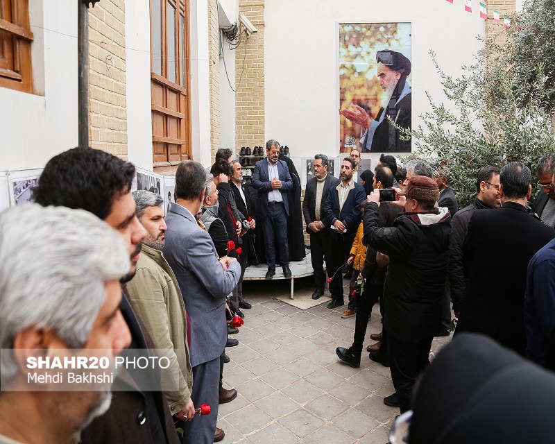 گلباران خانه تاریخی امام خمینی(ره) با حضور خبرنگاران قم +تصاویر 