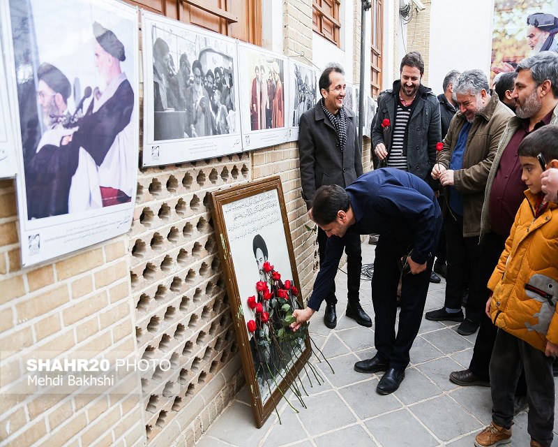 گلباران خانه تاریخی امام خمینی(ره) با حضور خبرنگاران قم +تصاویر 