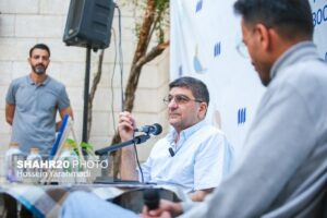 تصاویر/ جشن امضای آثار مصطفی مستور در قم توصیف نویسنده مشهور از سفر به قم/ دیدار با قمی‌ها شوق‌برانگیز است