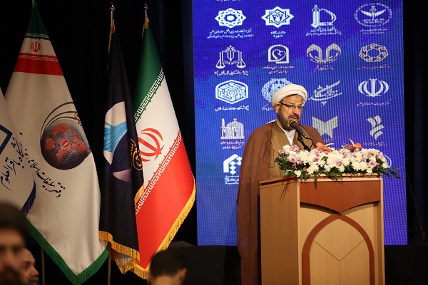 خطر بنیادگرایی دینی مانع تحقق ایده حقوق بشر شرقی می‌شود