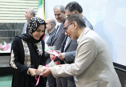 کارشناسان برگزیده علوم آزمایشگاهی در قم تجلیل شدند