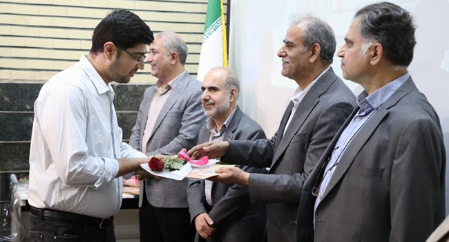 کارشناسان برگزیده علوم آزمایشگاهی در قم تجلیل شدند