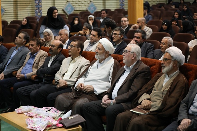 کارشناسان برگزیده علوم آزمایشگاهی در قم تجلیل شدند