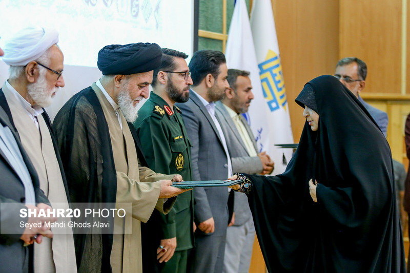 برگزیدگان دهمین جشنواره رسانه‌ای ابوذر استان قم تجلیل شدند